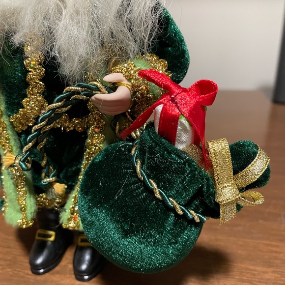 9.5” Tall Irish Santa Claus Cloth Figure, Holiday Decoration, St. Patricks Day. - Picture 6 of 8